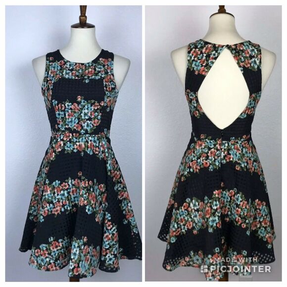 Everleigh Fit Flare Floral Print Cut Out Back Dress - Picture 1 of 10